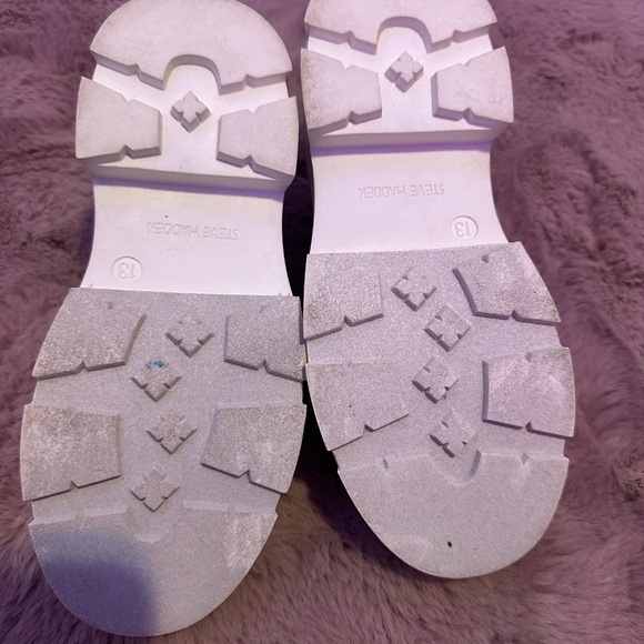 Holographic girls Steve Madden shoes - Picture 2 of 3